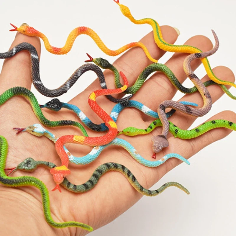 Prank Toys - 12st Hoge Simulatie Speelgoed Plastic Slangenmodel